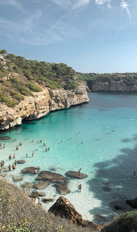 Discover the best secret spots for sunrise in Mallorca,  the biggest island of the Balearic Islands in Spain. mallorca spain aesthetic | mallorca aesthetic | mallorca spain photography | summer in mallorca aesthetic | mallorca aesthetic beach | summer bucket list ideas Mallorca Beaches, Mallorca Island, Spain Aesthetic, Mallorca Spain, Voyage Europe, Eco Friendly Travel, Destination Voyage, Balearic Islands, Majorca