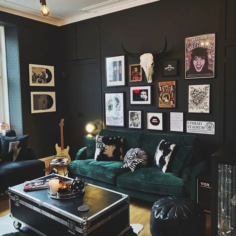 Goth Living Room, Gothic Living Room, Painting A Room, Black Living, Room Dark, Dark Living Rooms, Brooklyn Apartment, Farm Living, Aesthetic Room Ideas