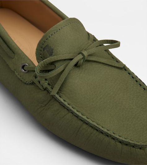 Man GREEN Gommino Driving Shoes in Nubuck XXM0GW054706RN9V616 | Tods Driving Shoes Men, Driving Shoes, Italian Luxury, Shoes Men, Luxury Shoes, Moccasins, Unique Style, Shoes Mens, Dust Bag