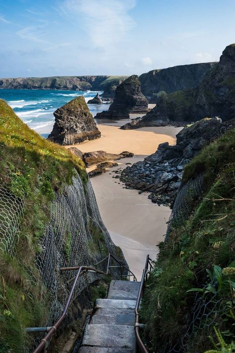 Where is Poldark filmed in Cornwall? | CN Traveller Hadrian's Wall, Cornwall Coast, Cornwall Beaches, Uk Beaches, Into The West, Cornwall England, English Countryside, England Travel, Filming Locations