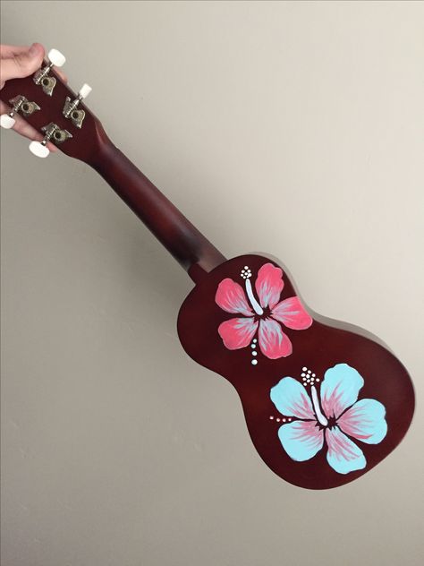 Ukelele Painted, Arte Do Ukulele, Ukulele Painting, Ukulele Designs, Pink Ukulele, Painted Ukulele, Ukulele Photography, Ukulele Design, Hawaiian Ukulele