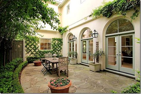 Spanish Courtyard, Courtyard Ideas, Small Courtyard, Courtyard Gardens Design, Courtyard Design, Small Courtyards, Patio Garden Design, Backyard Pergola, Classic Garden