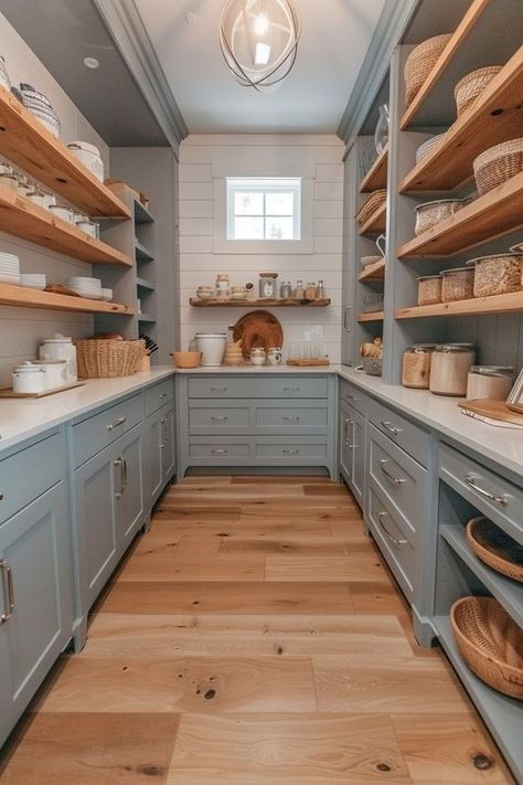 Modern Butlers Pantry Ideas, Scullery Ideas Layout, Pantry Layout Ideas, Hidden Pantry Walk In, Butler Pantry Ideas, Pantry Window, Small Walk In Pantry, Butlers Pantry Ideas, Walk In Pantry Ideas