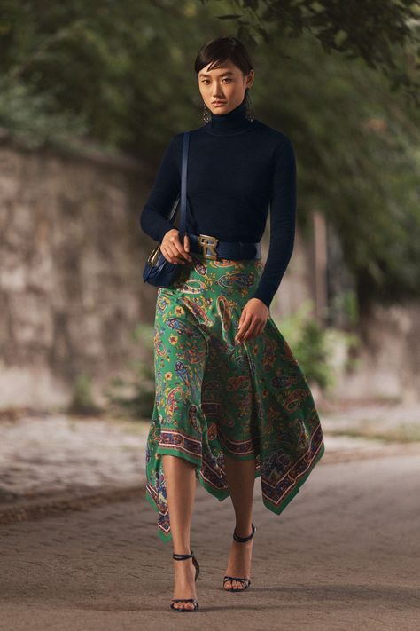 Ralph Lauren Resort, Ralph Lauren Looks, Course Ideas, Ralph Lauren Womens Clothing, Ralph Lauren Style, Vogue Russia, Ralph Lauren Collection, Sport Chic, A Skirt