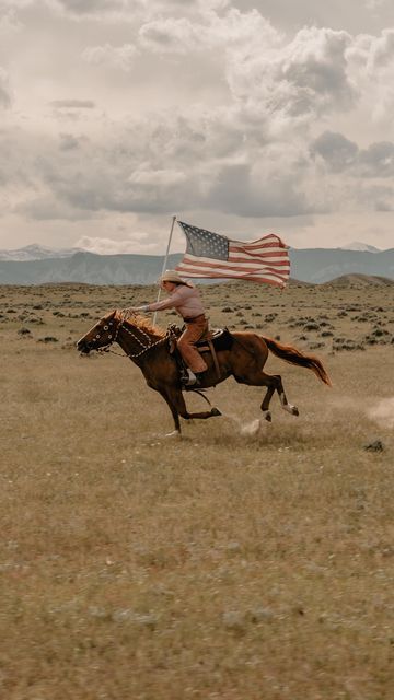 Cowgirl Oc, Cowboy Photography, Western Horses, Western Photo, Party In The Usa, Cowboy Aesthetic, Western Photography, Western Wallpaper Iphone, Western Vibes