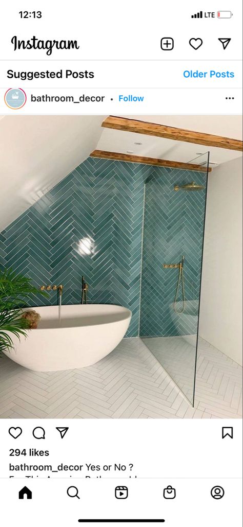 Turquoise Bathroom Tiles, Decoration Ideas Aesthetic, Gorgeous Bathroom Tile, Herringbone Tile Bathroom, Modern Bathroom Decoration, Fully Tiled Bathroom, Turquoise Bathroom, Bold Tile, Green Tile Bathroom