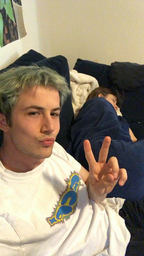 dylan minnette on Instagram Dylan Minnette Blue Hair, Dylan Minnette, The Love Club, Photo Couple, Cute Relationship Goals, Teenage Dream, Couple Aesthetic, Hopeless Romantic, Cute Couple Pictures