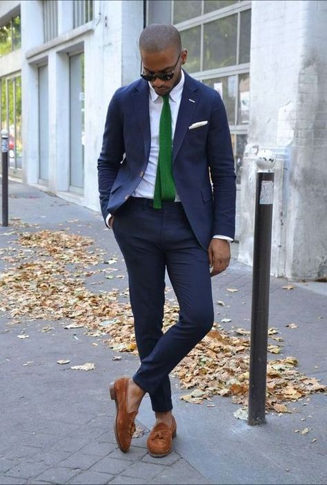 Bruce Navy Suits, A Man In A Suit, Man In A Suit, Fashionable Men, Mens Fashion Smart, Navy Suit, Outfit Trends, Men’s Suits, Men Street