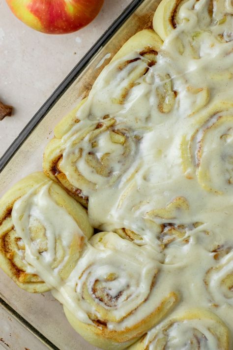 Cinnamon Rolls with Apple Pie Filling Filled Cinnamon Rolls, Cinnamon Roll Frosting, Cinnamon Rolls From Scratch, Homemade Apple Pie Filling, Apple Cinnamon Rolls, Homemade Apple Pie, Cinnamon Roll Dough, Pumpkin Cinnamon Rolls, Holiday Morning