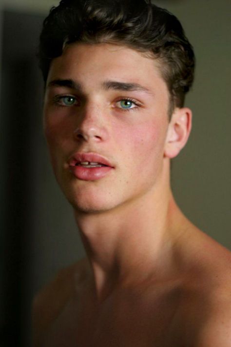 b e n Guys With Green Eyes, Men Tumblr, Blue Eyed Men, 얼굴 그리기, Tumblr Boys, 영감을 주는 캐릭터, Male Face, Green Eyes, Male Models