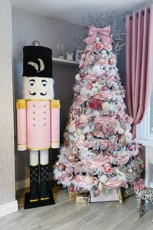 Pink Christmas Table, Pink Christmas Tree Decorations, Nutcracker Christmas Tree, Feather Boas, A Pink Christmas, Angela Jones, Xmas 2024, Pink Christmas Decorations, Christmas Tree Inspiration