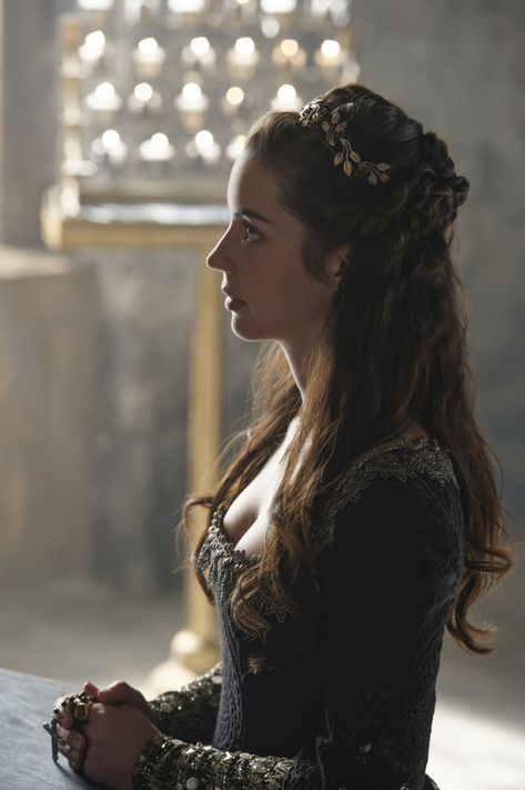 Reign Season 4, Reign Hairstyles, Anastasia Musical, Marie Stuart, Reign Mary, Reign Fashion, Reign Dresses, Mary Stuart, Adelaide Kane