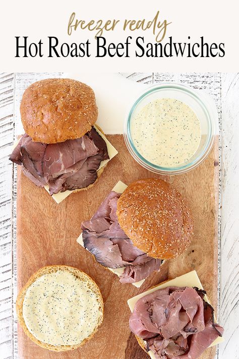 Freezer-Friendly Hot Roast Beef and Cheddar Sandwiches - a perfect grab n' go meal for busy weeknights. Warmed brioche buns slathered with zesty poppyseed mayo and piled high with roast beef and cheese.  via @Simply Sissom Roast Beef And Cheddar, Freezer Sandwiches, Pumpkin Pizza, Oatmeal In A Jar, Roast Beef Sliders, Freezer Smoothies, Blueberry Banana Smoothie, Zesty Sauce, Roast Beef Sandwiches