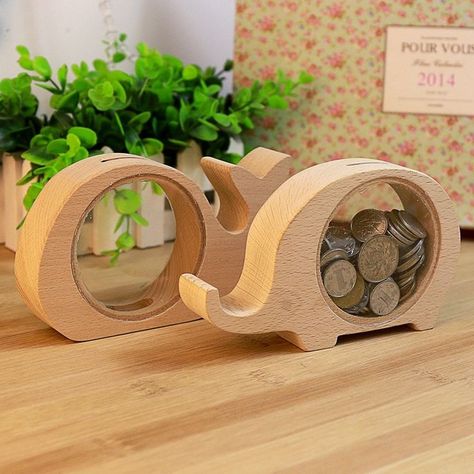 Money Saving Box, Wooden Money Boxes, Into The Wood, Wood Animal, Diy Holz, Kraf Diy, Into The Woods, Mason Jar Diy, Mason Jar Crafts