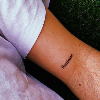 Tatouages : toutes nos idées de dessins engagés pour les féministes convaincues et convaincantes - Grazia Feminist Tatoos Ideas, Feminism Tattoo, Equality Tattoos, Feminist Tattoos, Feminist Tattoo, Girl Power Tattoo, Power Tattoo, Tattoos For Girls, Muster Tattoos