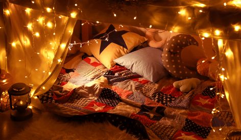 Pillow Fort Aesthetic Cozy, Pillow Fort Aesthetic, Sleepover Fort, Sleepover Room, Blanket Forts, Mdf Furniture, Playhouse Plans, Hippie Bedroom, Staycation Ideas