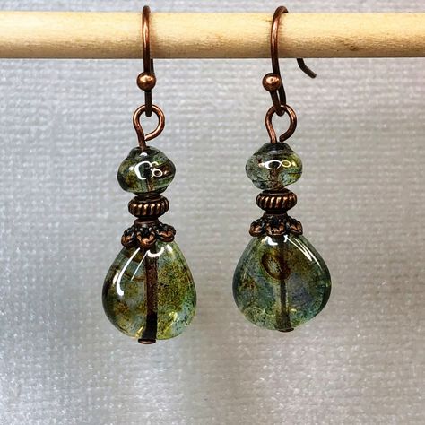 Green Woodland Teardrop Earrings - Green Copper Earrings - Short Boho Earrings -Glass Beaded Earrings - Minimalist Earrings - Best Seller by JezaJewelry on Etsy Woodland Earrings, Earthy Jewelry, Reno Nv, Hippie Earrings, Handmade Jewelry Gift, Funky Jewelry, Earrings Green, Jewelry Lookbook, Dangly Earrings