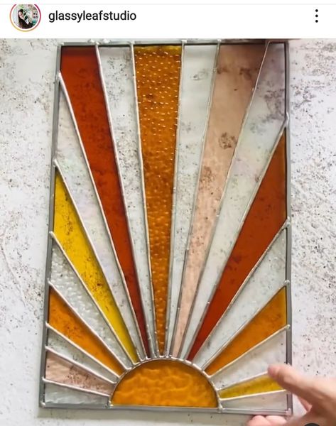 Aesthetic Stained Glass Art, Stained Glass Sun Rays, Sunburst Stained Glass Pattern, Stained Glass Sunburst, Sun Stained Glass Window, 70s Stained Glass Window, Sunrise Stained Glass Pattern, Vitray Desenleri Modern, Boho Stained Glass Patterns