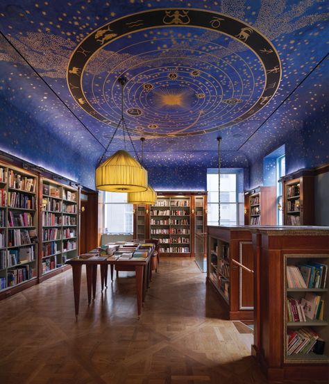 Dream Library, Library Room, Restaurants Food, Cultural Architecture, Shabby Chic Pink, Home Libraries, French Books, The Ceiling, Home Library