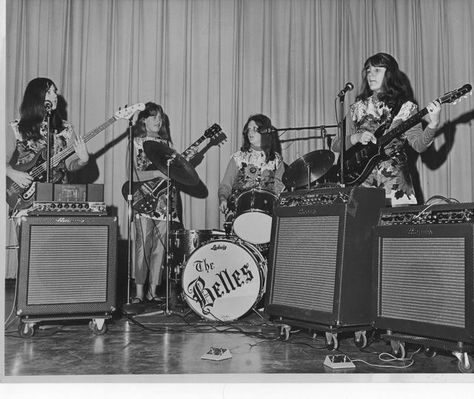 60s garage rock band The Belles Garage Rock Aesthetic, The 60s Aesthetic, 60s Girl, Surf Music, Yes Band, Rock Aesthetic, Old Rock, Band Art, Garage Band