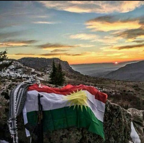 Kurdistan Kurdish Flag, Erbil Kurdistan, Kurdish Culture, Most Beautiful Images, Female Fighter, Cover Art Design, My Culture, Iraq, Beautiful Images