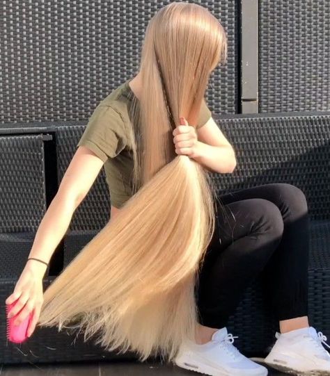 Full Bangs, Bangs Long, Rapunzel Hair, Super Long Hair, Long Blonde, Haircuts For Long Hair, Long Hair Girl, Long Blonde Hair, Long Hair Women