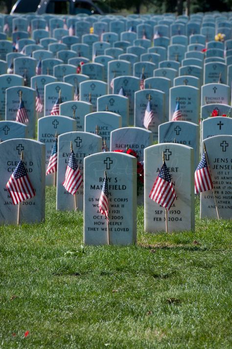 In perfect formation resting in peace.  Fort Logan National Cemetery - Denver, Colorado. Memorial Day pictures. Memorial Day tribute. ©Elimar Trujillo Photography Memorial Day Pictures, Memorial Day Quotes, American Holidays, Usa Pride, Day Pictures, Arlington National Cemetery, I Love America, National Cemetery, Veterans Memorial