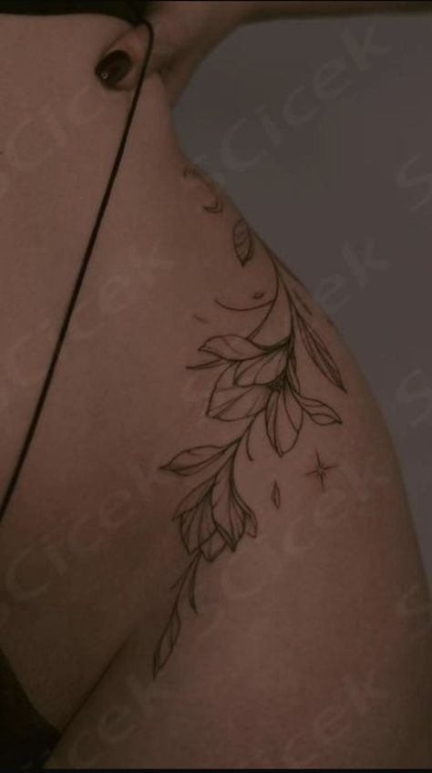 Tattoos On The Back Of The Leg, Hip Tattoo Large, Vine Hip Tattoo, V Line Tattoos Women, Hip Thigh Tattoos, Hip Tattoos Women, Tasteful Tattoos, Petite Tattoos, Tattoos For Black Skin