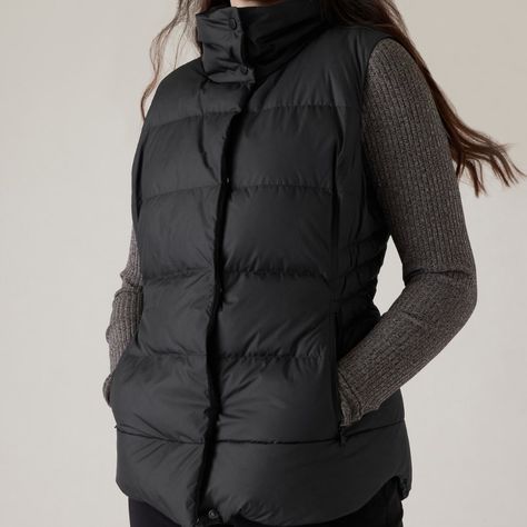 Brand New With Tags And Never Worn! Bold Black Athleta Downtown Zip Front Down Puffer Vest In Women's 3x - Lightweight And Cozy, Perfect For When The Temps Drop! For: Commuting, Work, And Travel Feel: Recycled Polyester Fabrication Is Sleek With A Soft Hand-Feel Fave: Secure Zip Pockets To Store Your Essentials - Front Zip Closure - Locker Loop For Easy Hanging - Relaxed Fit, Easily Skims Over Sweaters And Shirts - Shell: 100% Polyester - Lining: 100% Nylon - Fill: 75% Down/25% Feathers - Machine Wash - Armpit To Armpit: 28 Inches - Length: 32 Inches - Smoke Free/Pet Free Home - Fast Shipping Black Puffer Vest, Work And Travel, Bra Dress, Swim Accessories, Soft Hands, Bold Black, Puffer Vest, Soft Hand, High Collar