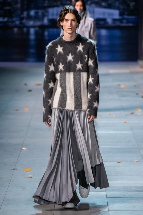 American Flag Fashion on the Runway, As Seen By Designers | Vogue Louis Vuitton Skirt, Skirt Runway, Runway Men, Star Spangled Banner, Sweater Outfit, Male Fashion Trends, Star Spangled, Print Trends, Louis Vuitton Men