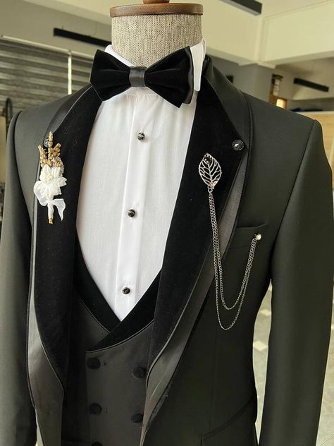 Alt Suit, Lapel Chain, Black Velvet Tuxedo, Shawl Lapel Tuxedo, Designer Tuxedo, Velvet Suit Design, Suit Clothes, Velvet Tuxedo, Clothes Jacket