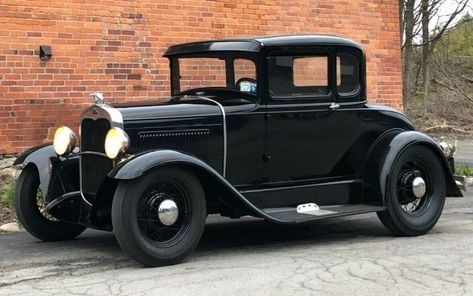 With just four owners over the last century, this barn find Model A is looking for a new home. Would you change anything on this vintage hot rod? #Ford, #ModelA Model A Car, Vintage Ford Trucks, Hot Rod Autos, 40s Cars, Model A Hot Rod, Model A Ford Hotrod, Model A Ford, Vw Rat Rod, 1931 Ford Model A Pickup