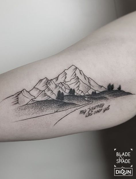 Moutain Tattoos, Colorado Tattoo, Hiking Tattoo, Tattoos Mandala, Bicep Tattoo, Tattoos Geometric, Sweet Tattoos, Mountain Tattoo, Time Tattoos