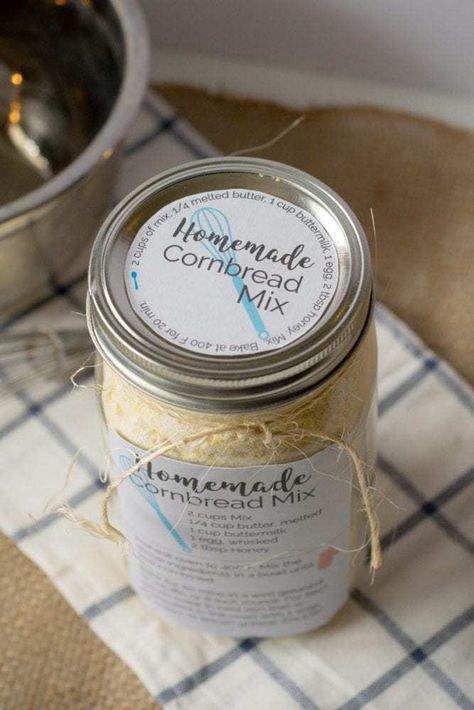 Homemade Cornbread Mix, Homemade Pancake Mix Recipe, Mason Jar Baking, Mason Jar Mixes, Homemade Cake Mixes, Homemade Brownie Mix, Easy Royal Icing Recipe, Homemade Pancake Mix, Homemade Dry Mixes