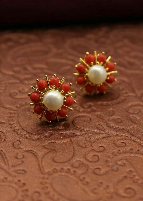 Small Earrings Gold, Coral Jewelry Set, New Gold Jewellery Designs, Gold Earrings Models, Antique Gold Jewelry Indian, Fancy Jewelry Necklace, Modern Gold Jewelry, Antique Jewellery Designs, Gold Jewelry Simple Necklace