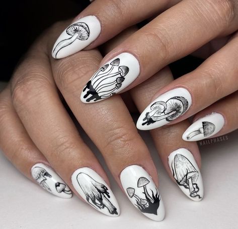 Nail Ideas Mushroom, Nail Art Mushroom, Gravity Falls Nails, Mushroom Nail Designs, Mushrooms Nails, Mystical Nails, Mushroom Nail Art, Trippy Tattoo Ideas, Mushroom Nails