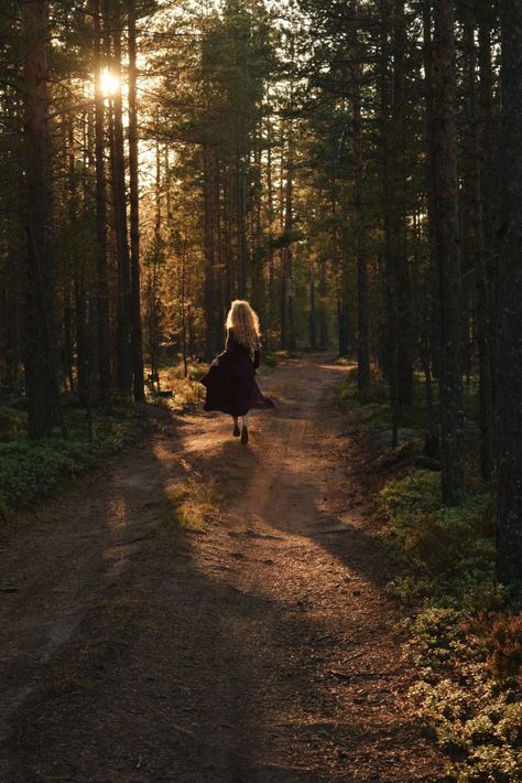 Ellen Tyn, European Folklore, Forest Falls, Hiking Outfits, Nature Photoshoot, Forest Photos, Photography Inspiration Portrait, Forest Spirit, Different Angles