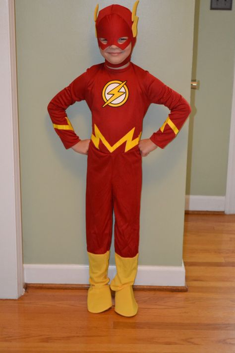 Flash Costume. will be buying this for the twins this october The Flash Costume, Incredible Hulk Costume, Wonder Woman Costume Diy, Star Wars Costumes Diy, Diy Superhero Costume, Batman Costume Diy, Superhero Dress Up, Costume Simple, Superhero Costumes Kids