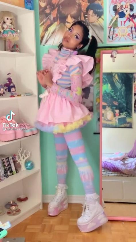 Cute Outfit Inspo For School, Cute Rainbow Outfits, Clowncore Outfit, Kidcore Rainbow, Goth Unicorn, Pastel Outfits, Magical Girl Outfit, Kawaii Outfit, Kawaii Pastel Goth