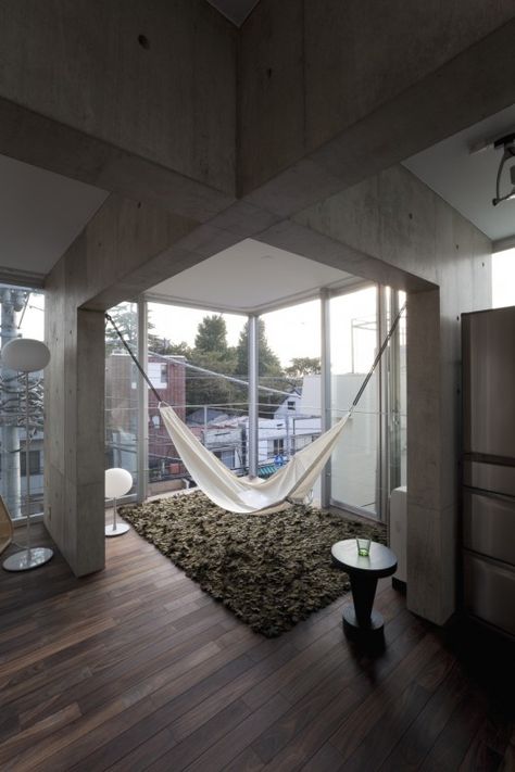 © Toshihiro Sobajima Dream Photo, Indoor Hammock, Wooden Floors, Office Interior Design, Modern Interior Design, Interior Architecture Design, My Dream Home, Home Interior, In The Middle