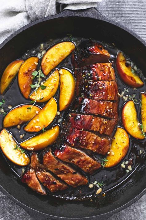 One Pan Brown Sugar Pork  Apples | Creme De La Crumb Pork Apples, Healthy Recipes Easy, Sommer Mad, Produce Recipes, Roasted Pork Tenderloins, Pork Dinner, Tenderloin Recipes, Pork Tenderloin Recipes, Fall Dinner