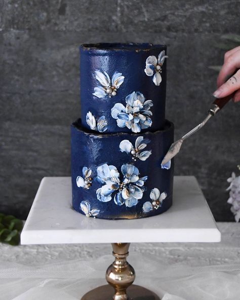 Palette Knife Cake Designs, Cake Palette Knife, Pallete Knife Cake Design, Painting Cake, Pallet Knife Cake Decorating, Palette Knife Cake, Palate Knife Flower Cake, Palette Knife Designs On Cake, Palette Knife Cake Flowers