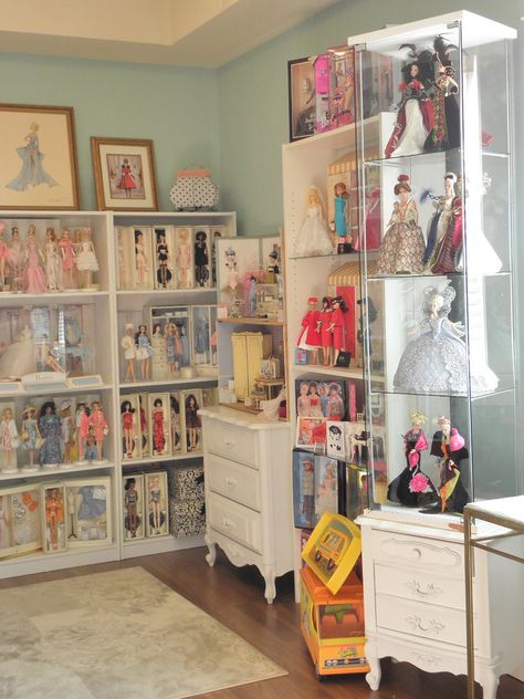 Silkyfever's Doll Room | A bit of a closer look. See? I don'… | Flickr Barbie Museum Collection, Vintage Barbie Display Ideas, Vintage Barbie Display, Barbie Dolls Collections, Doll Collector Room, Barbie Collection Display Ideas, Barbie Doll Display Ideas, Barbie Collection Display, Barbie Display Ideas