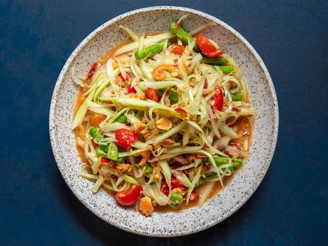 Som Tam Thai (Central Thai-Style Green Papaya Salad) Recipe Thai Papaya Salad Recipe, Green Papaya Salad Recipe, Papaya Salad Recipe, Som Tum, Sweet Dressing, Green Papaya Salad, Kecap Manis, Resep Salad, Thai Salads