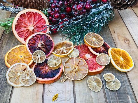 Dried Citrus Slices; Dehydrated Citrus Fruit - all natural; Grapefruit, Orange, Blood Orange, Lemon, Lime; Wedding decoration; Cake Decorations. Dehydrated Citrus, Citrus Decor, Candy Table Decorations, Dried Citrus, Simmer Pot Recipes, Citrus Slices, Fruit Centerpieces, Orange Baking, Citrus Wedding