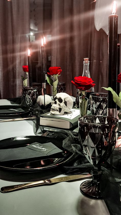 Black And Red Halloween Wedding Decorations, Adams Family Themed Wedding, Goth Bday Party Ideas, Addams Family Wedding Theme, Addams Family Halloween Decorations, Gothic Centerpieces, Adams Family Party Ideas, Addams Family Themed Wedding, Addams Family Decorations