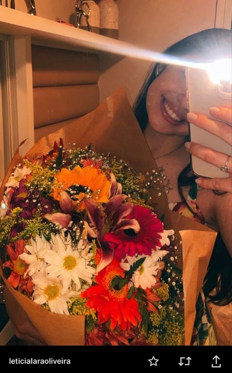 Bouquet Inspo Aesthetic, Bouquet Instagram Story, Flores Story, Flowers Instagram Story, Life Vision Board, Visual Board, Selfie Ideas Instagram, Maybe One Day, Prayer Board