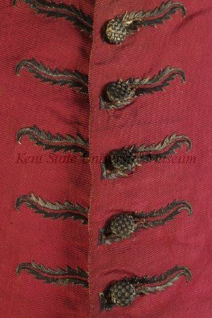 Historical Buttonholes, Embroidered Buttonholes, Handmade Buttonholes, 18th Century Mens Fashion, Fashion Timeline, Trendy Sewing, Flame Design, 18th Century Fashion, Couture Sewing Techniques