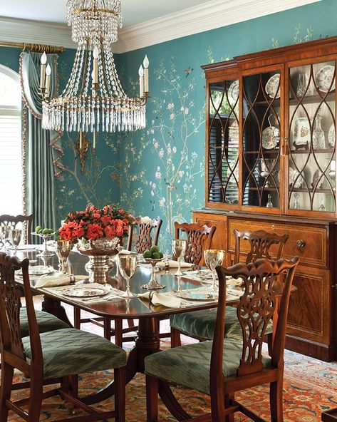 If you have ever wondered what it takes to create a timeless home, look no further than this Georgian masterpiece as the perfect example. Designed by Atlanta-based Patricia McLean Interiors, this home would have been beautiful 50 years ago, it is beautiful today, and it will certainly be beautiful 50 years from now. It features … Brown And Blue Living Room, Traditional Dining Rooms, Casa Country, English Decor, Traditional Dining, Traditional Dining Room, Beautiful Dining Rooms, Elegant Dining Room, International Design