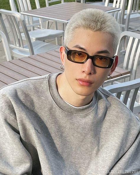 Short Hair Asian, Guys With White Hair, White Hair Men, Bleached Hair Men, Buzz Cut Hairstyles, Blonde Asian, Buzzed Hair, Asian Haircut, Mens Haircuts